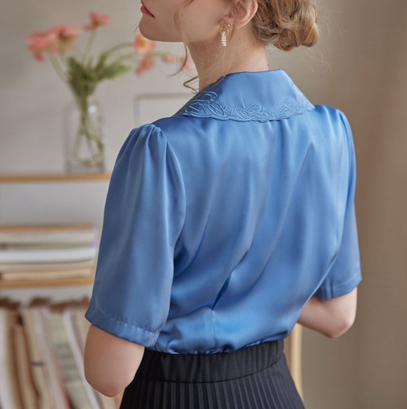 Simple Retro Loretta Satin Embroidered Collar Double Breasted Shirt, Medium, EUC - Picture 2 of 6